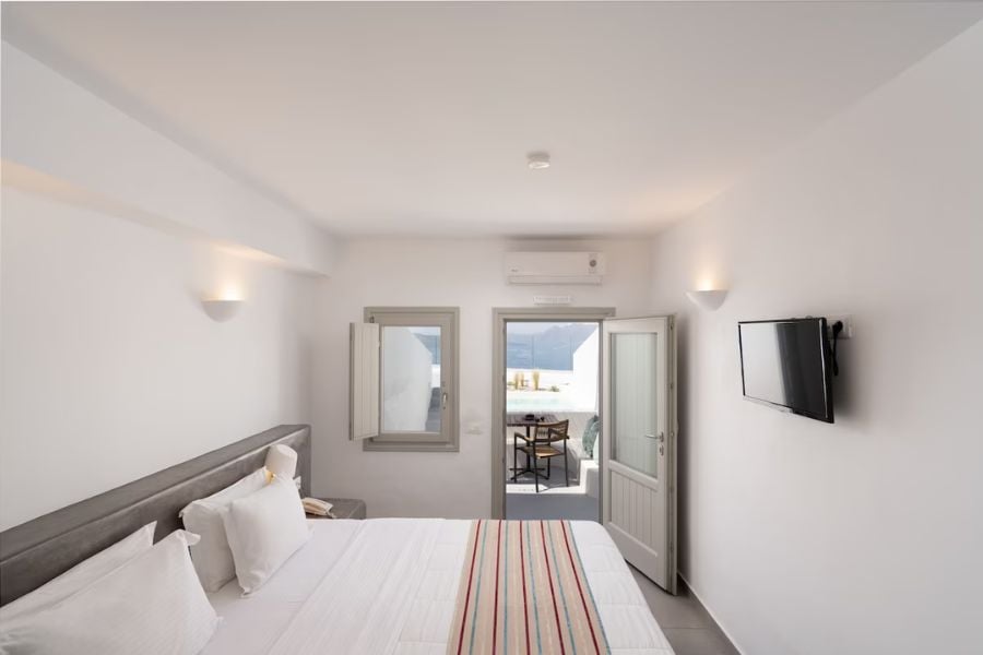 Chambre Deluxe avec petite piscine privée et vue sur la Caldera