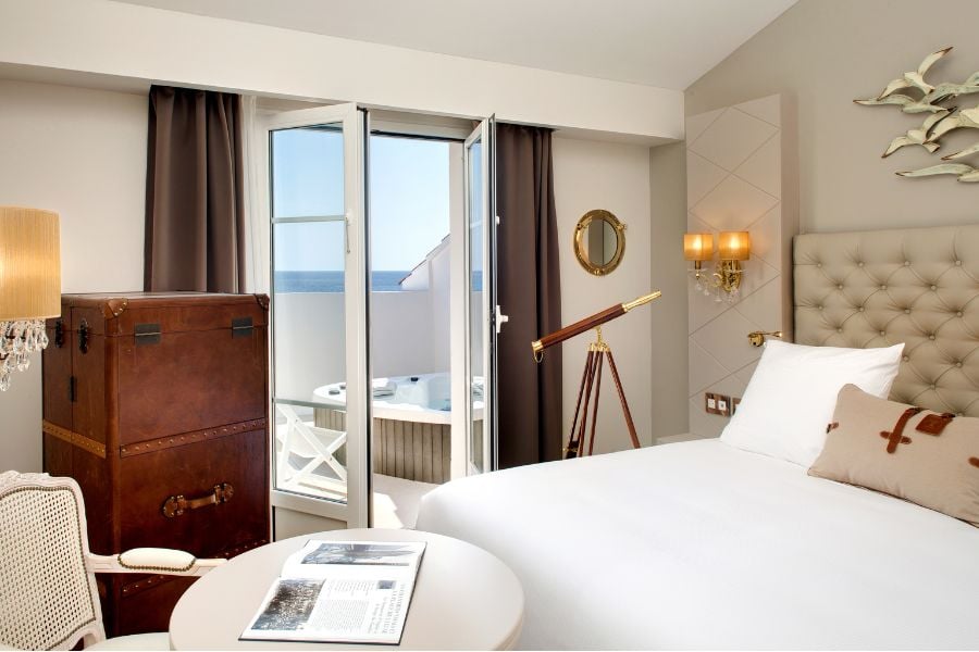 Chambre Tropézienne avec bain à remous